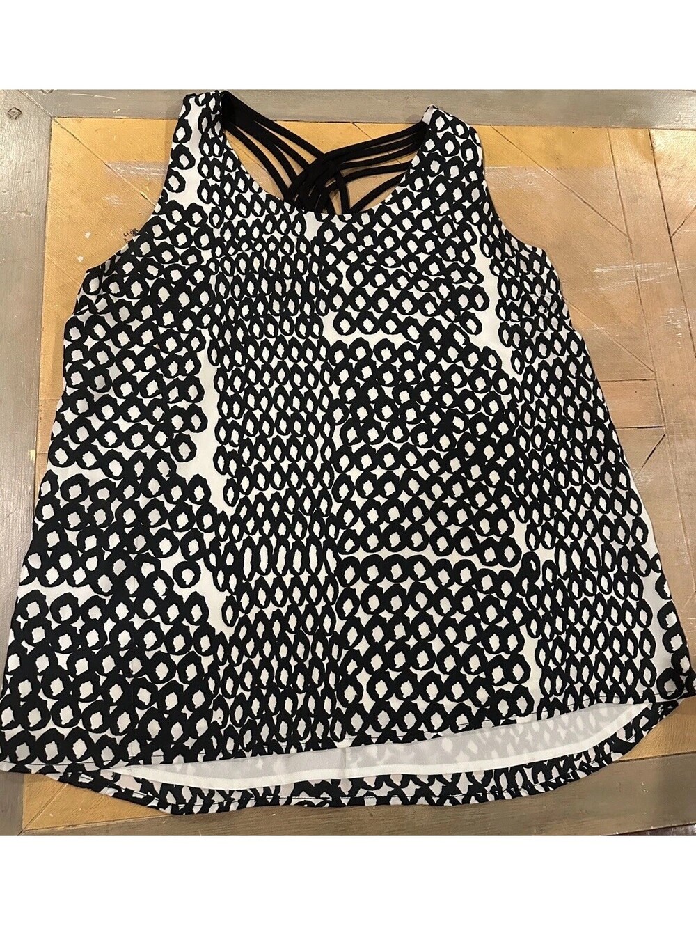 Collective Concepts Women’s Black and White blouse Small